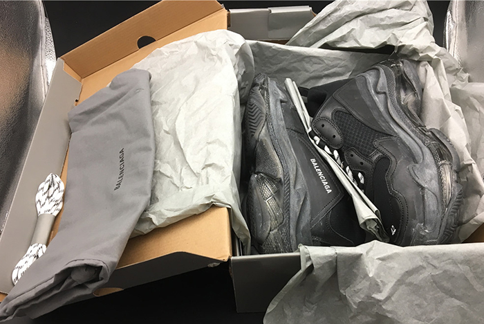 Ba*len*cia*ga triple s trainer 